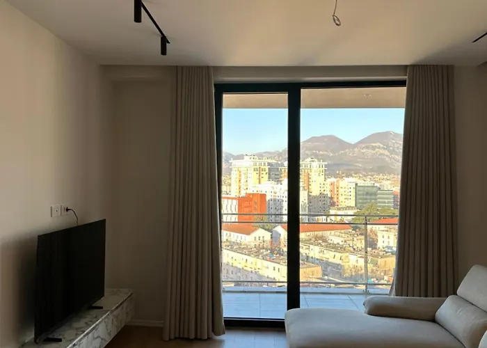 Renas 4 * Tirana