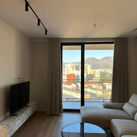 Renas 4 * Tirana
